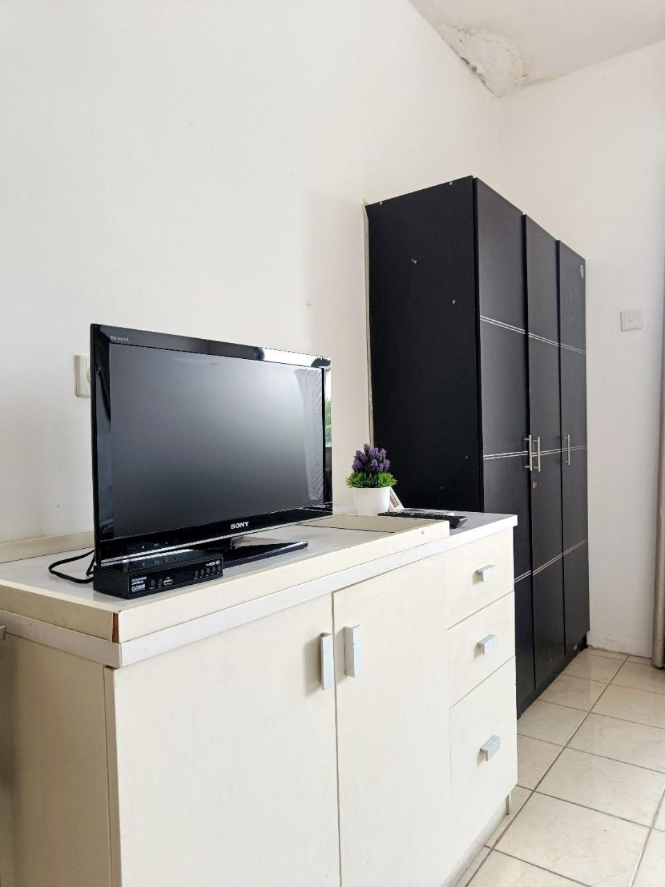 Cozy Studio Room Apartemen Centro City By Nusalink Giacarta Esterno foto